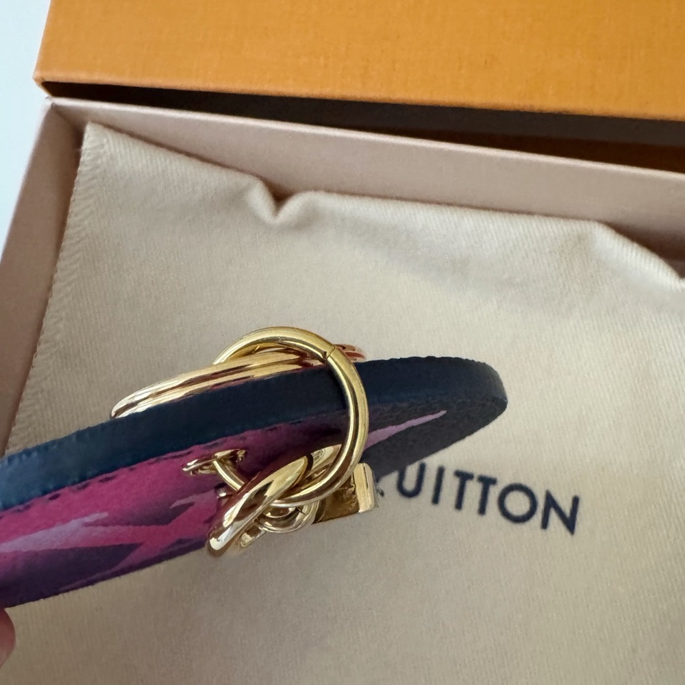 Louis Vuitton Bag Charm Key Holder M00665, Midnight Fuschia - Picture 10 of 13